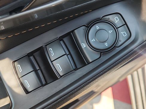 Used 2020 Chevrolet Traverse LT FWD image 22