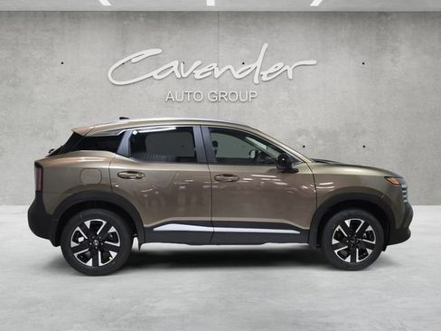 New 2026 Nissan Kicks SV AWD/4WD image 17