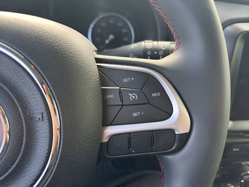Used 2023 Jeep Renegade Trailhawk AWD/4WD image 21