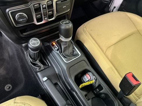 Used 2020 Jeep Wrangler Unlimited Sahara AWD/4WD image 20