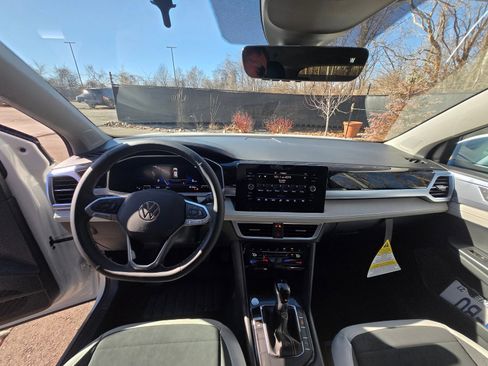 New 2026 Volkswagen Taos SE image 16