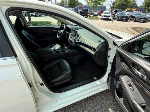 Used 2019 Nissan Altima 2.5 SR FWD image 13