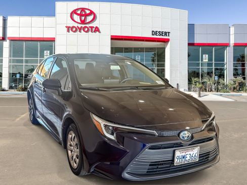 Used 2023 Toyota Corolla LE w/ Carpet Mat Package (TMS) FWD image 1