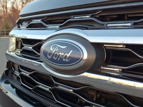 Certified 2023 Ford Expedition Limited image 28