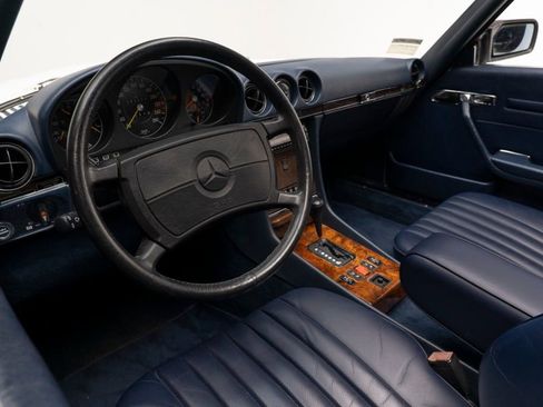 Used 1988 Mercedes-Benz 560 SL image 22