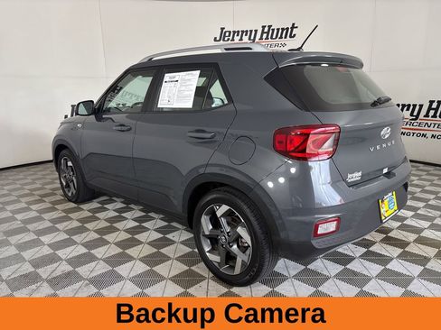 Used 2025 Hyundai Venue SEL FWD image 7
