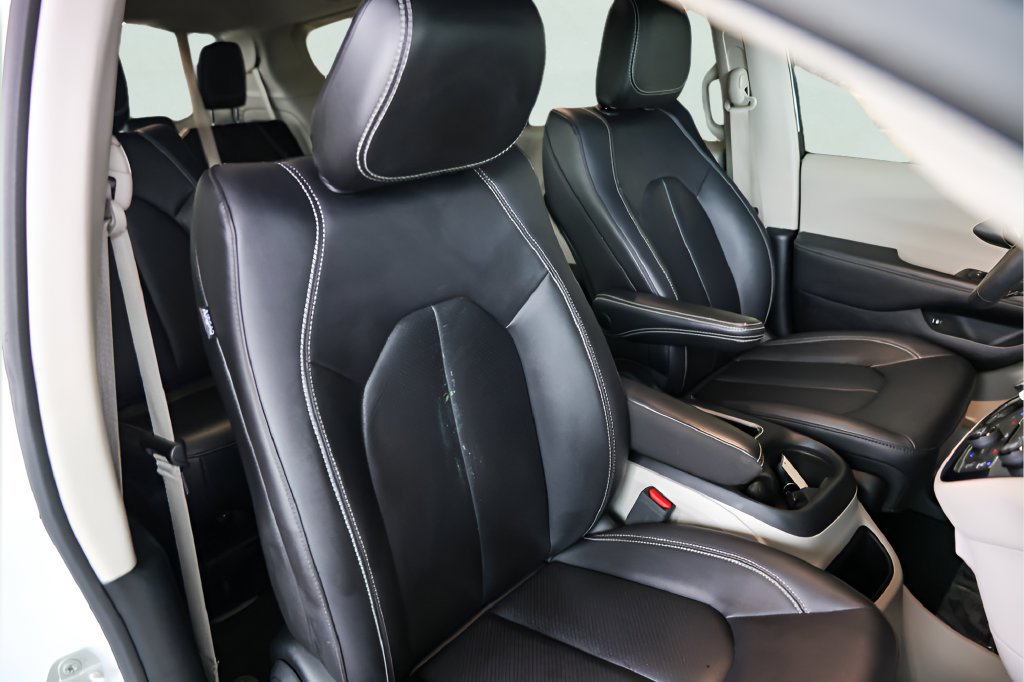 Used 2024 Chrysler Pacifica Limited FWD image 31