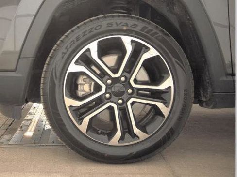 Used 2023 Jeep Compass Limited image 23