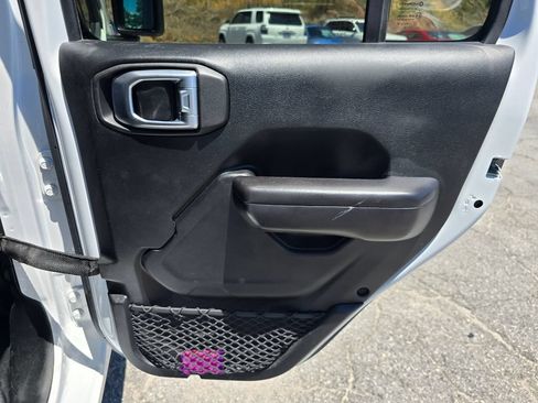 Used 2018 Jeep Wrangler Unlimited Sport S AWD/4WD image 48