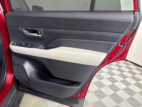 Used 2025 Toyota Grand Highlander XLE image 17