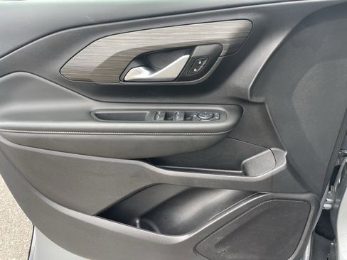 Used 2024 GMC Terrain SLE image 20