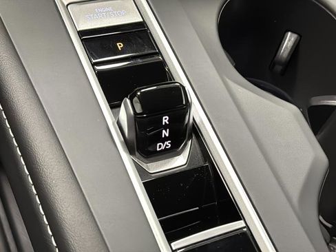 Used 2025 Volkswagen Atlas SE image 18