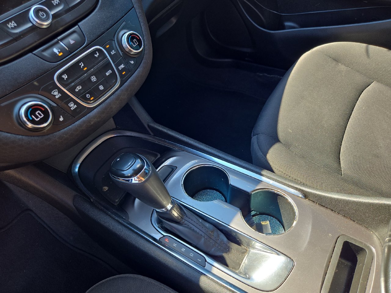 Used 2020 Chevrolet Malibu LT FWD image 15