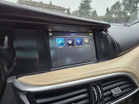 Used 2017 INFINITI QX30 Premium w/ Cargo Package image 4