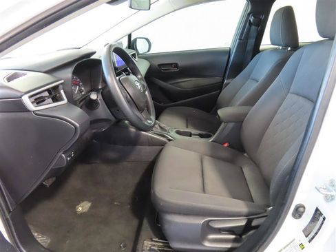 Used 2025 Toyota Corolla LE image 14