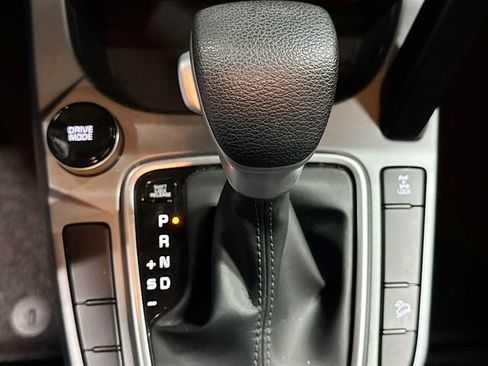 Used 2024 Kia Seltos LX AWD/4WD image 16