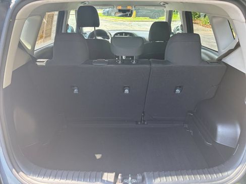 Used 2025 Kia Soul LX w/ LX Technology Package FWD image 25