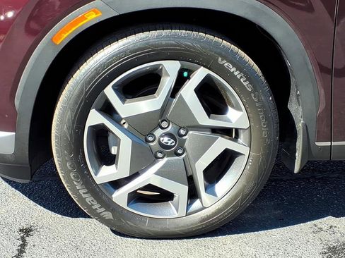 Used 2023 Hyundai Palisade Limited w/ Winter Package image 9