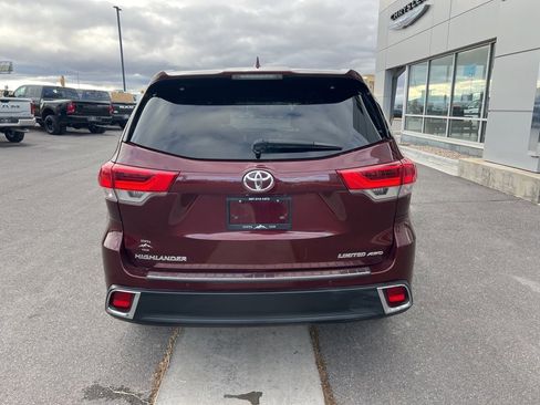 Used 2017 Toyota Highlander Limited Platinum image 5