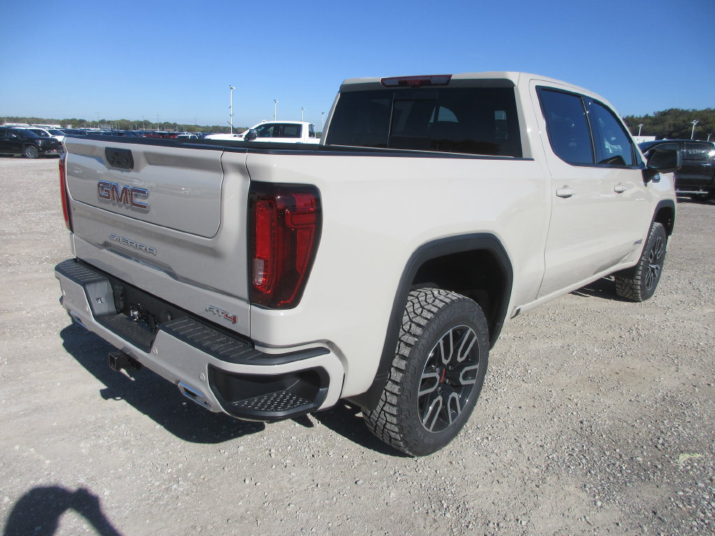 New 2026 GMC Sierra 1500 AT4 w/ AT4 Premium Package AWD/4WD image 4