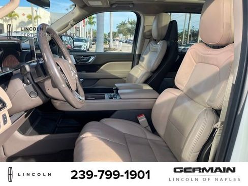 Used 2023 Lincoln Navigator L Reserve image 8