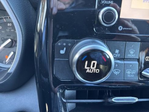 Used 2021 Toyota Highlander XSE image 14