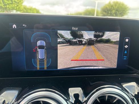 Used 2025 Mercedes-Benz GLA 250 image 23