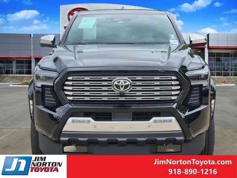 Used 2025 Toyota Tacoma Limited image 2