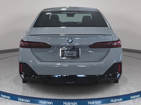 Used 2026 BMW 530i w/ M Sport Package RWD image 5