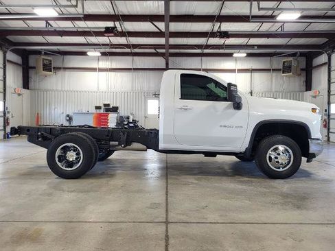 New 2026 Chevrolet Silverado 3500 LT w/ Convenience Package AWD/4WD image 6