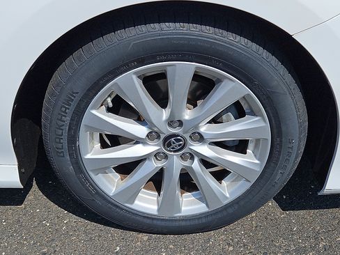 Used 2019 Toyota Camry LE image 8