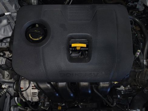 Used 2019 Hyundai Elantra SE w/ Cargo Package FWD image 30