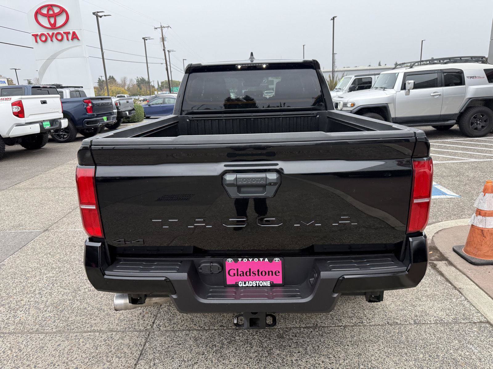 Used 2024 Toyota Tacoma TRD Off-Road AWD/4WD image 5