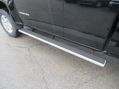 Used 2019 GMC Canyon SLE w/ SLE Convenience Package image 18