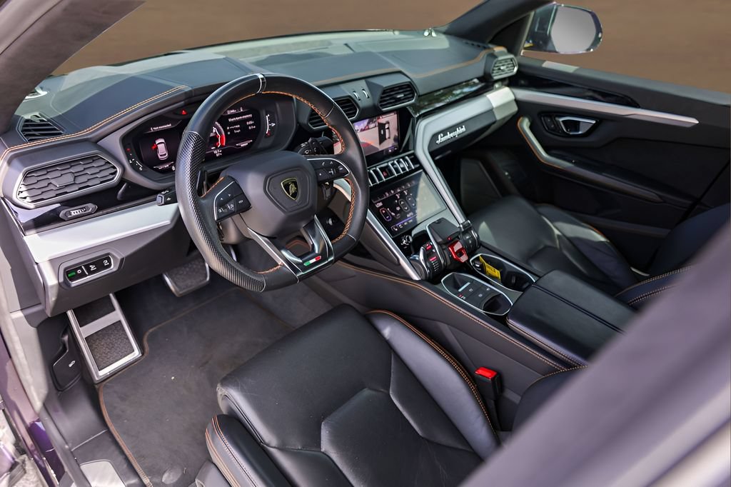 Used 2020 Lamborghini Urus AWD/4WD image 10