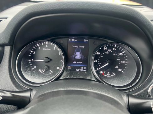 Used 2018 Nissan Rogue SL w/ Premium Package AWD/4WD image 11