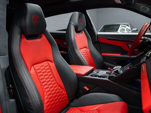 Used 2021 Lamborghini Urus image 39