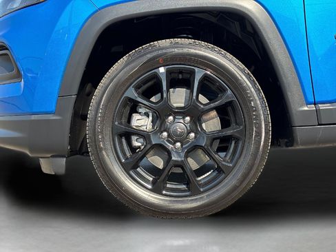 Used 2025 Jeep Compass Latitude w/ Altitude Special Edition AWD/4WD image 11