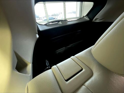 Used 2023 Nissan Rogue SL w/ SL Premium Package image 17