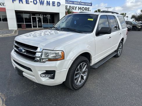 Used 2017 Ford Expedition XLT w/ Equipment Group 202A image 2