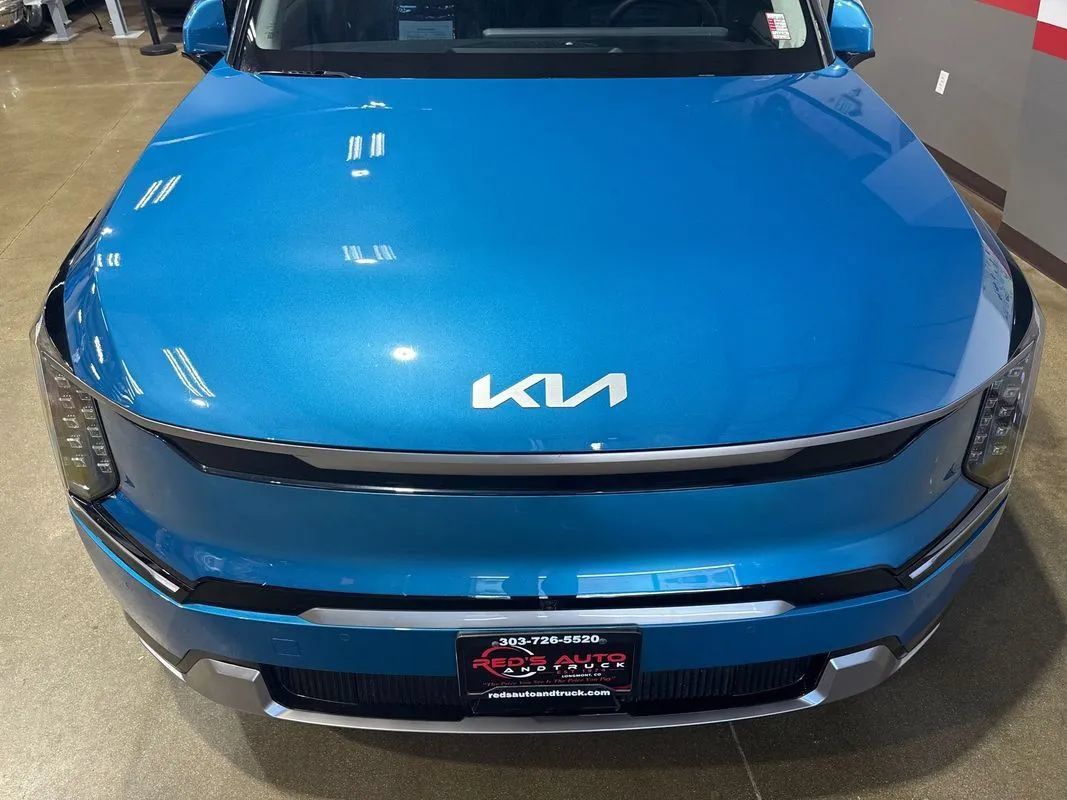 Used 2024 Kia EV9 Land w/ Towing Package AWD/4WD image 65