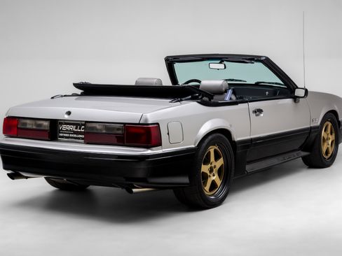 Used 1990 Ford Mustang GT RWD image 15