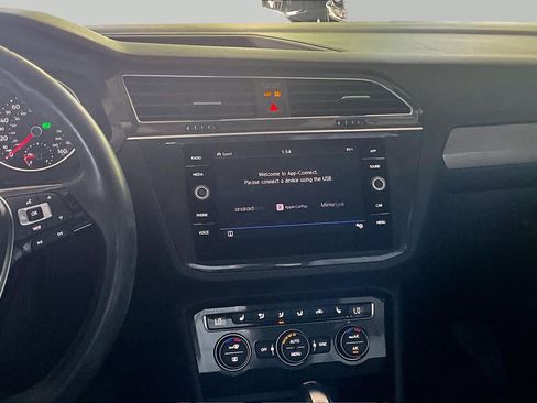 Used 2019 Volkswagen Tiguan SE AWD/4WD image 6