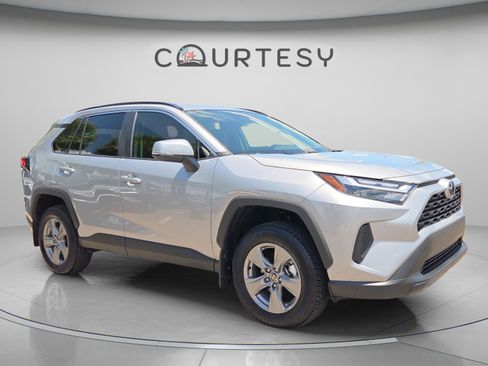 Certified 2025 Toyota RAV4 XLE w/ Convenience Package FWD image 7