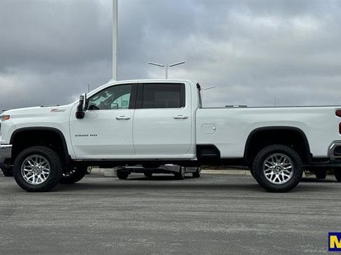 Used 2022 Chevrolet Silverado 3500 LTZ w/ LTZ Plus Package image 7