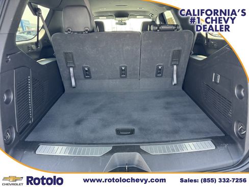 Used 2025 Chevrolet Suburban Z71 AWD/4WD image 13