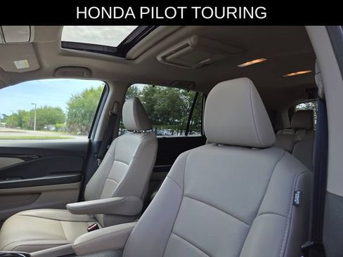 Used 2018 Honda Pilot Touring image 24