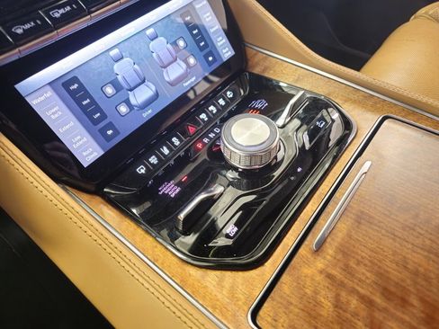 Used 2022 Jeep Grand Wagoneer Series III w/ Rear Seat Video Group 1 image 24