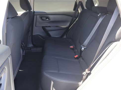 Used 2025 Nissan Rogue S FWD image 12