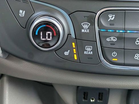 Used 2019 Chevrolet Traverse Premier w/ Driver Confidence II Package FWD image 24